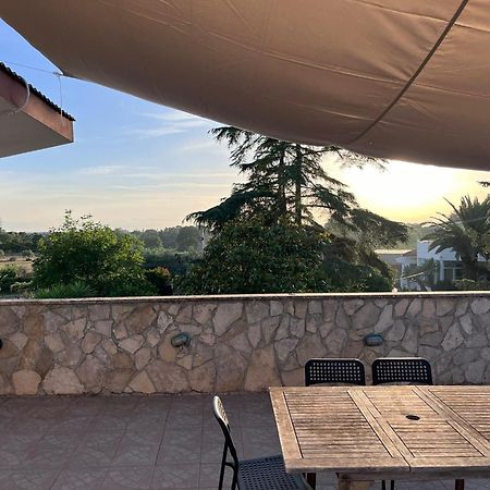 Case Vacanza E Camere In Villa Isabella Con Parcheggio Custodito E Wifi Gioia Del Colle Luaran gambar