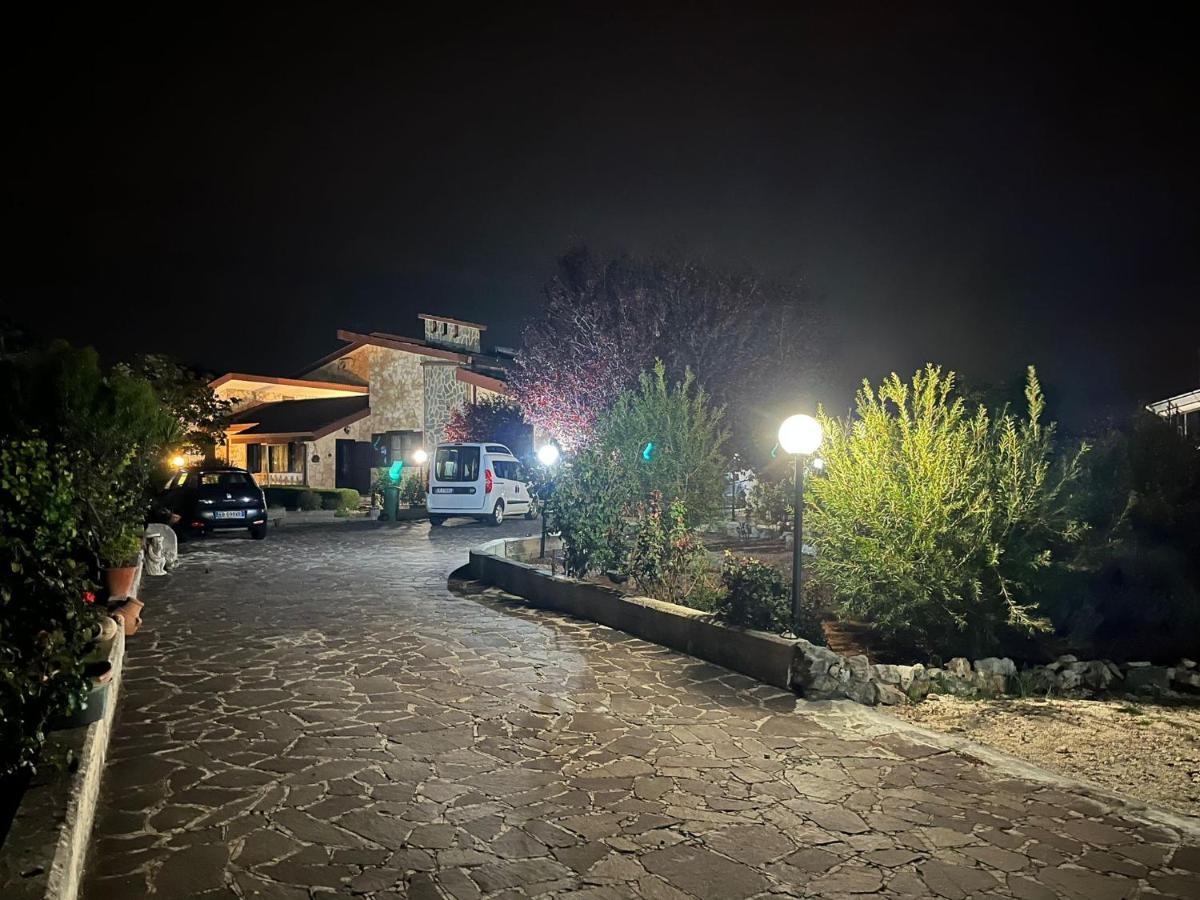 Case Vacanza E Camere In Villa Isabella Con Parcheggio Custodito E Wifi Gioia Del Colle Luaran gambar