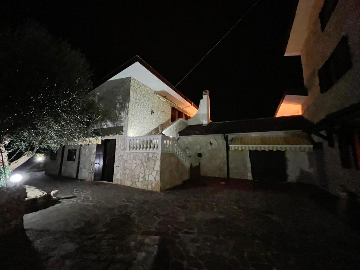 Case Vacanza E Camere In Villa Isabella Con Parcheggio Custodito E Wifi Gioia Del Colle Luaran gambar