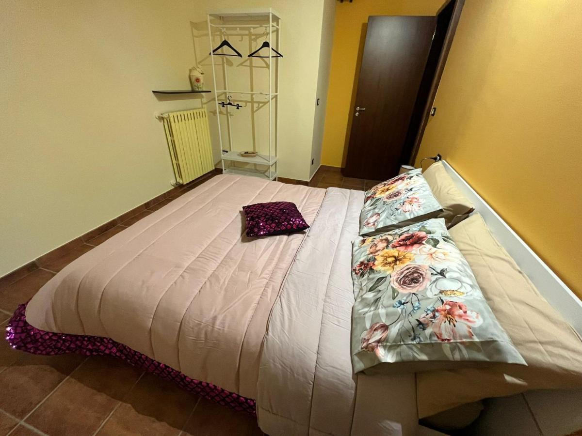 Case Vacanza E Camere In Villa Isabella Con Parcheggio Custodito E Wifi Gioia Del Colle Luaran gambar
