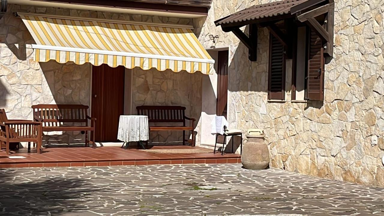 Case Vacanza E Camere In Villa Isabella Con Parcheggio Custodito E Wifi Gioia Del Colle Luaran gambar