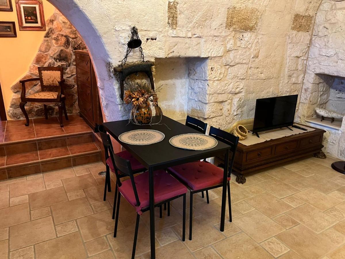 Case Vacanza E Camere In Villa Isabella Con Parcheggio Custodito E Wifi Gioia Del Colle Luaran gambar