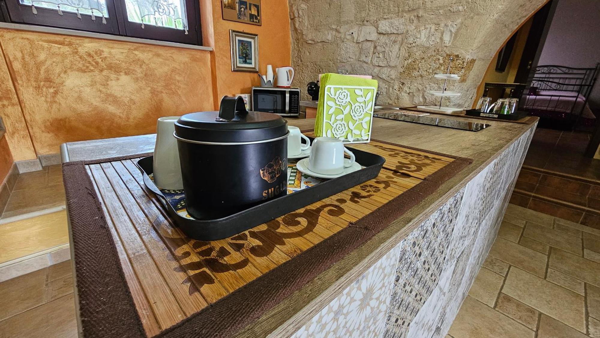 Case Vacanza E Camere In Villa Isabella Con Parcheggio Custodito E Wifi Gioia Del Colle Luaran gambar