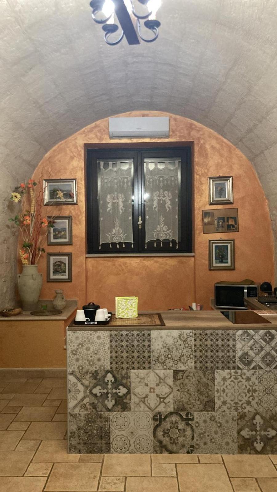 Case Vacanza E Camere In Villa Isabella Con Parcheggio Custodito E Wifi Gioia Del Colle Luaran gambar