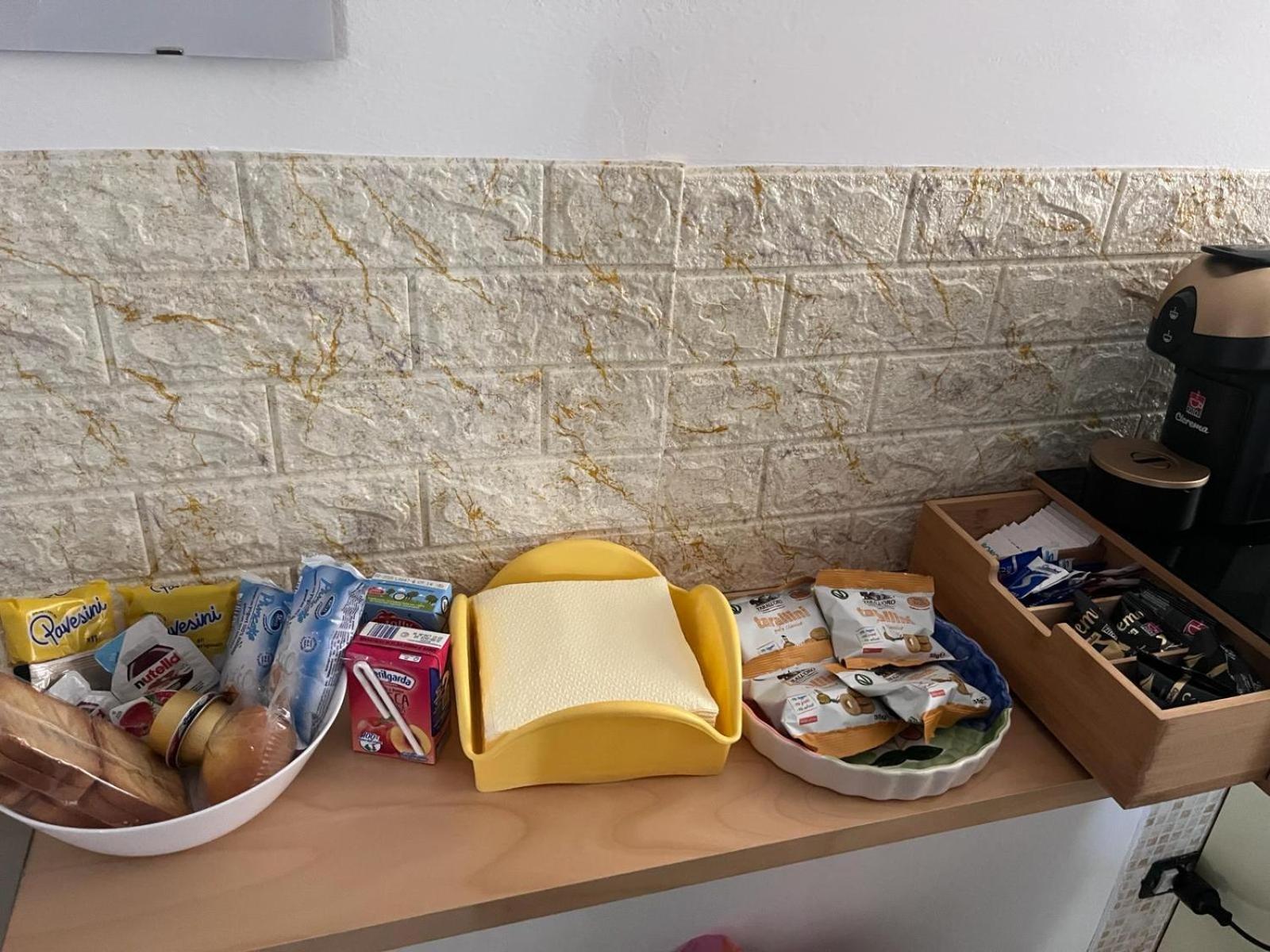 Case Vacanza E Camere In Villa Isabella Con Parcheggio Custodito E Wifi Gioia Del Colle Luaran gambar