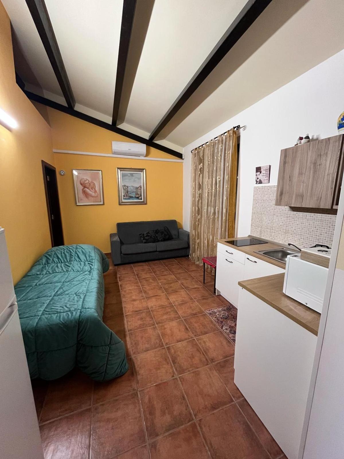 Case Vacanza E Camere In Villa Isabella Con Parcheggio Custodito E Wifi Gioia Del Colle Luaran gambar